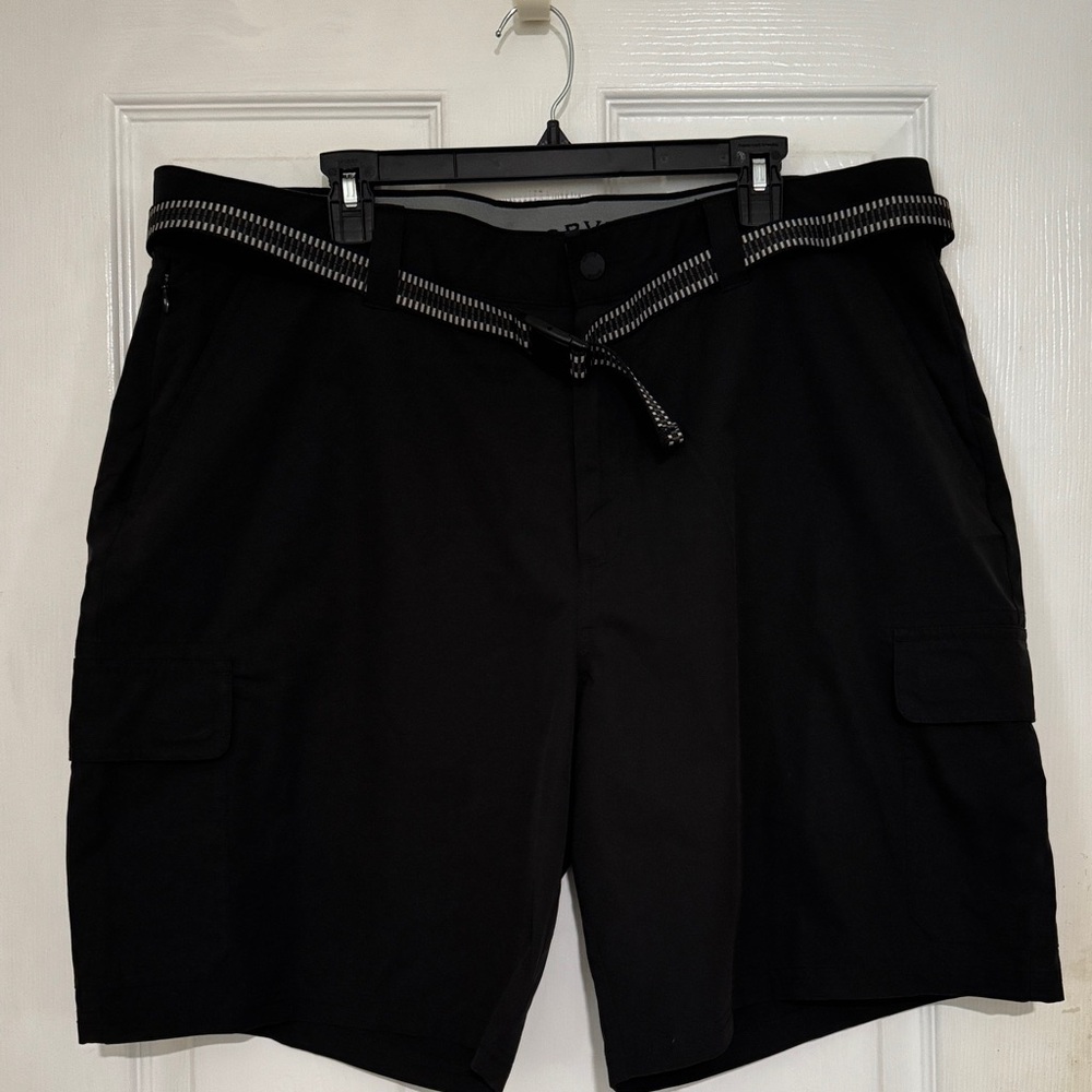 NWOT Men’s Orvis Black Cargo Shorts with Adjustable Belt